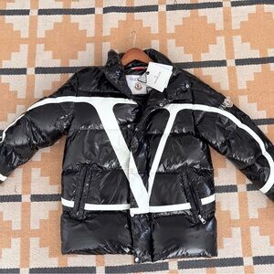 Moncler x Valentino Down Coat
— New with Tags — Size L
